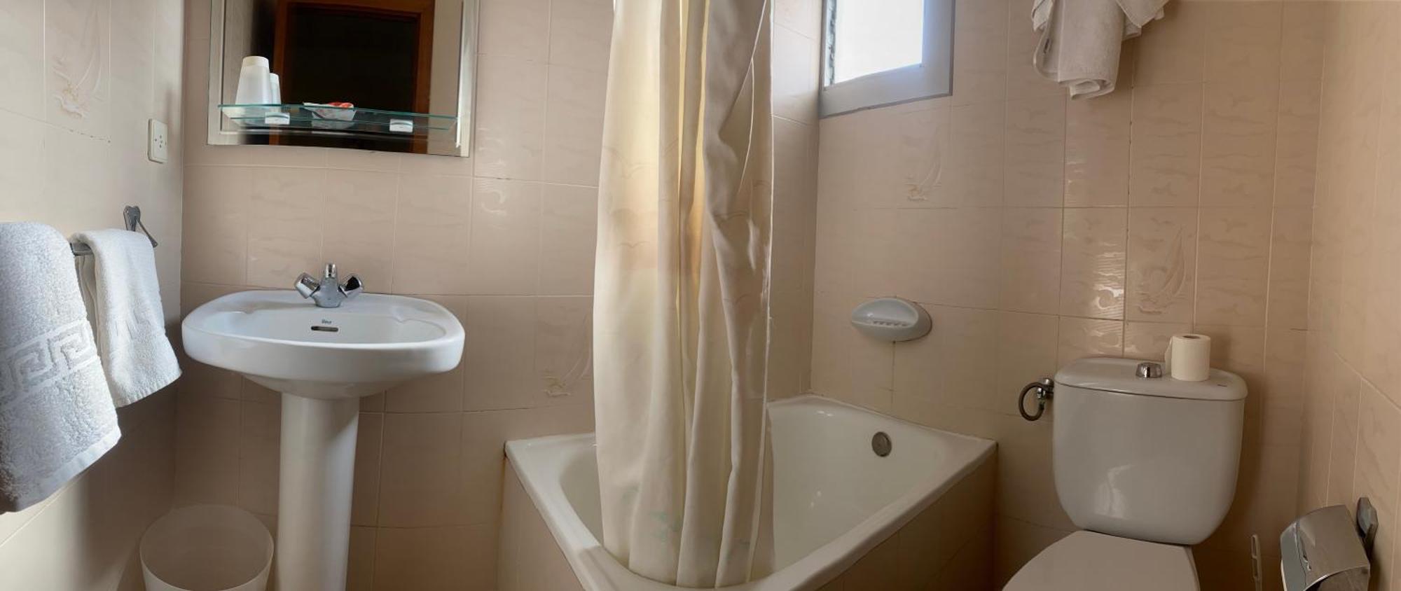 Hostal Lleida Segur de Calafell Εξωτερικό φωτογραφία